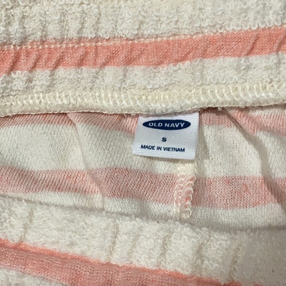 NWT Old Navy Cream and Salmon Pink Striped Soft Comfortable Terry Cloth Shorts. - Picture 2 of 5